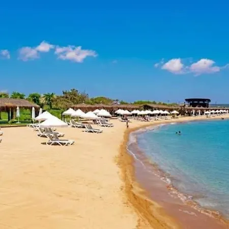 Concorde Luxury Beachfront Resort & Maldive Cabanas & Aquapark & Casino