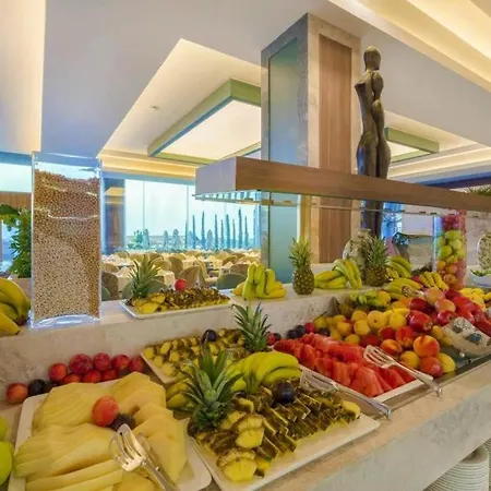 Concorde Luxury Beachfront Resort & Maldive Cabanas & Aquapark & Casino 5*