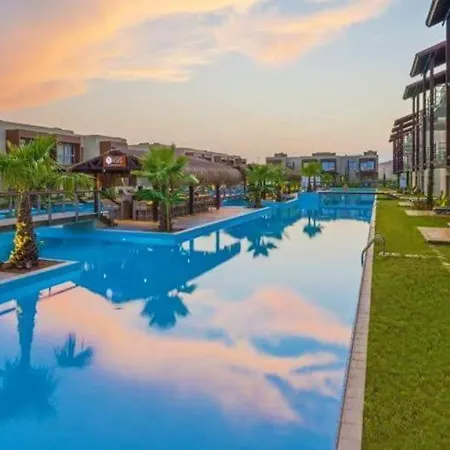 Concorde Luxury Beachfront Resort & Maldive Cabanas & Aquapark & Casino Hotel