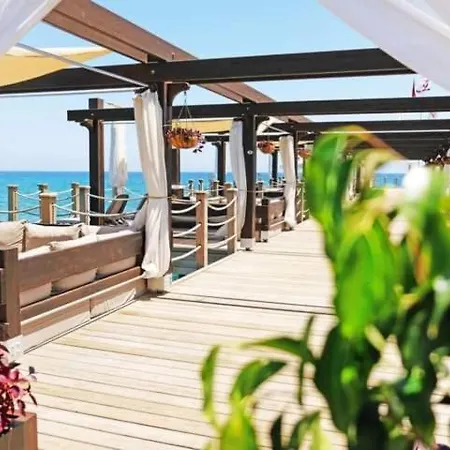 Concorde Luxury Beachfront Resort & Maldive Cabanas & Aquapark & Casino
