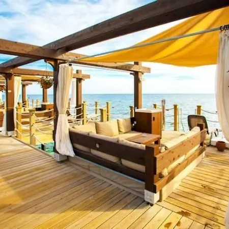 Hotel Concorde Luxury Beachfront Resort & Maldive Cabanas & Aquapark & Casino 5*