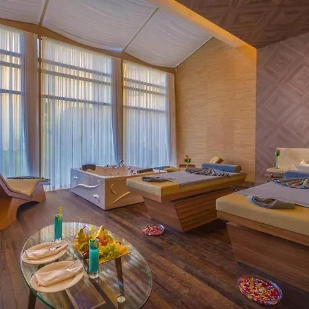Concorde Luxury Beachfront Resort & Maldive Cabanas & Aquapark & Casino 5*