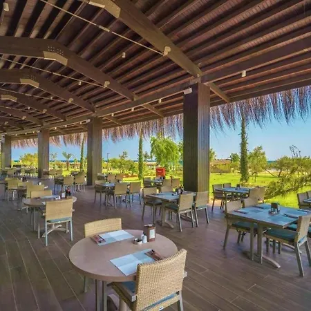 Hotel Concorde Luxury Beachfront Resort & Maldive Cabanas & Aquapark & Casino