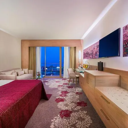 Concorde Luxury Beachfront Resort & Maldive Cabanas & Aquapark & Casino 5*